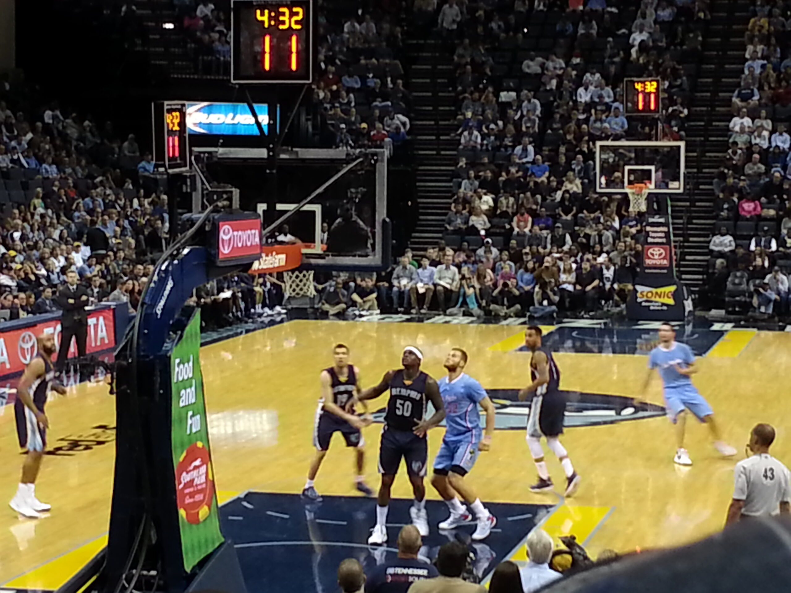 Grizzlies beat up on the Clippers