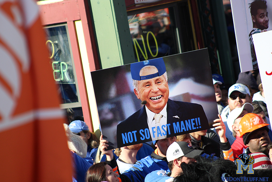 [Photos] College Gameday on Beale